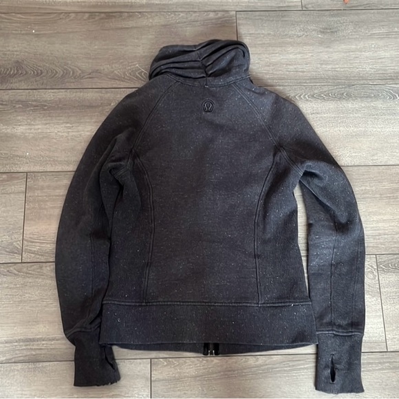 Lululemon cuddle up jacket - Picture 3 of 4